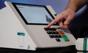 Pretos e pardos lideram candidaturas em 2026 com quase 50% dos registros