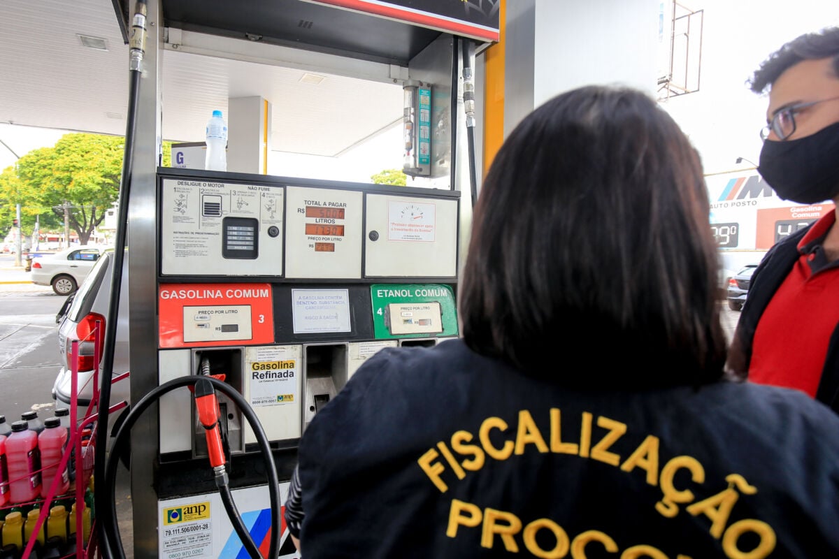 Procon detecta variação de 25,49% em preços de combustíveis nos postos de Maringá