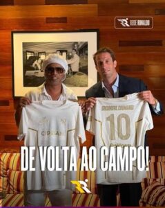 Ronaldinho chega à Itália para novo projeto com Ravenna aos 46 anos