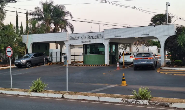 STF libera visitas a Bolsonaro em prisão domiciliar; Flávio segue impedido