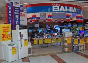 TRT-10 suspende demissões na Casas Bahia e reintegra aproximadamente 1,9 mil trabalhadores