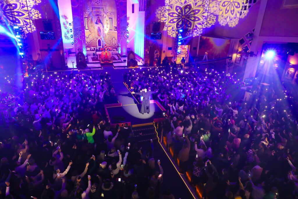 11ª Festa de Jesus das Santas Chagas reúne devotos em Curitiba