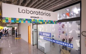 Amtech abre inscrições para capacitação em robótica, IA e desenvolvimento de líderes