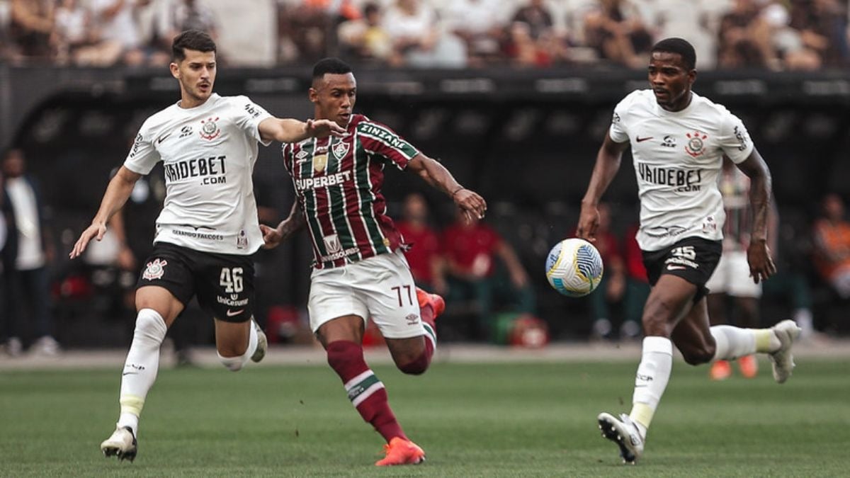 Brasileirão tem rodada de decisões: cinco jogos neste domingo movem liderança