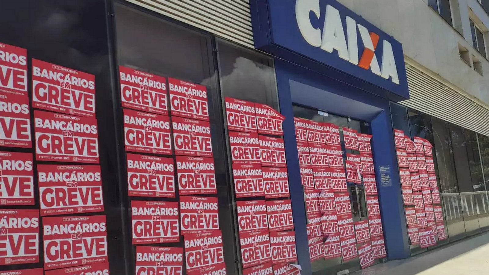 Caixa: funcionários recusam oferta e continuam com greve sem prazo