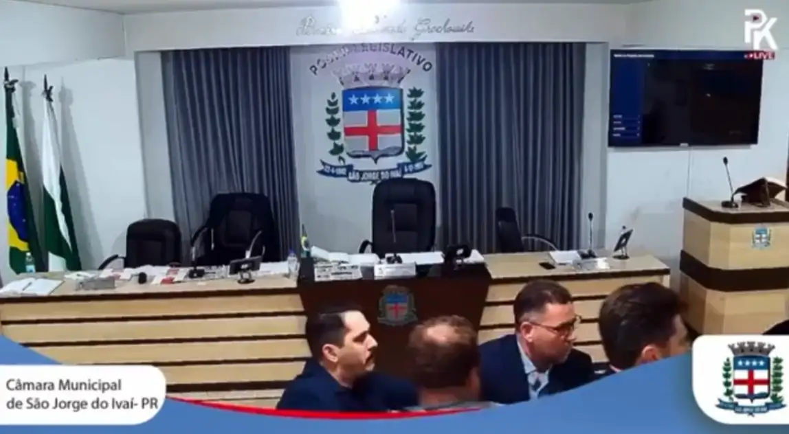 Confusão na Câmara: presidente avança contra vereador em São Jorge do Ivaí