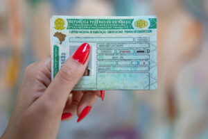 Contran amplia validade de CNHs vencidas; motoristas têm até dezembro