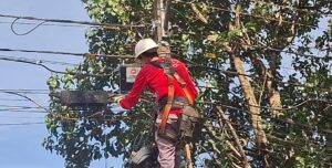 Copel amplia campanhas de organização de cabos de telecom em cidades do Norte do Paraná