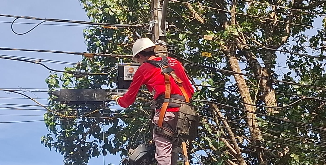 Copel amplia campanhas de organização de cabos de telecom em cidades do Norte do Paraná