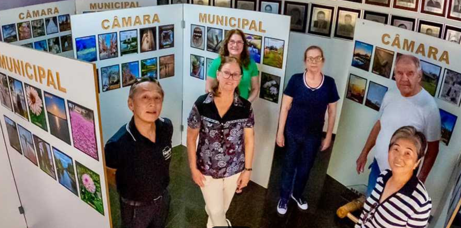 Exposição de fotos da UNATI/UEM é apresentada na Câmara Municipal de Maringá