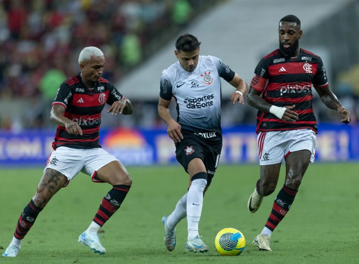 Flamengo volta ao topo após vitória sobre Corinthians na 27ª rodada