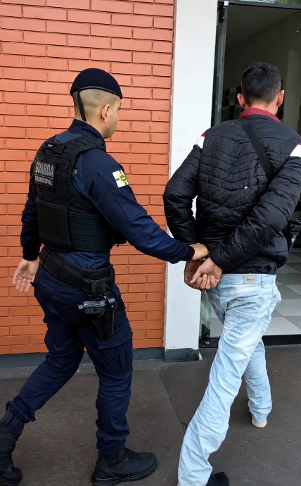 GCM detém homem de 39 anos por agressão à companheira em Apucarana