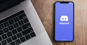 Justiça Federal ordena Discord adotar proteção de menores com multa de R$ 100 mil