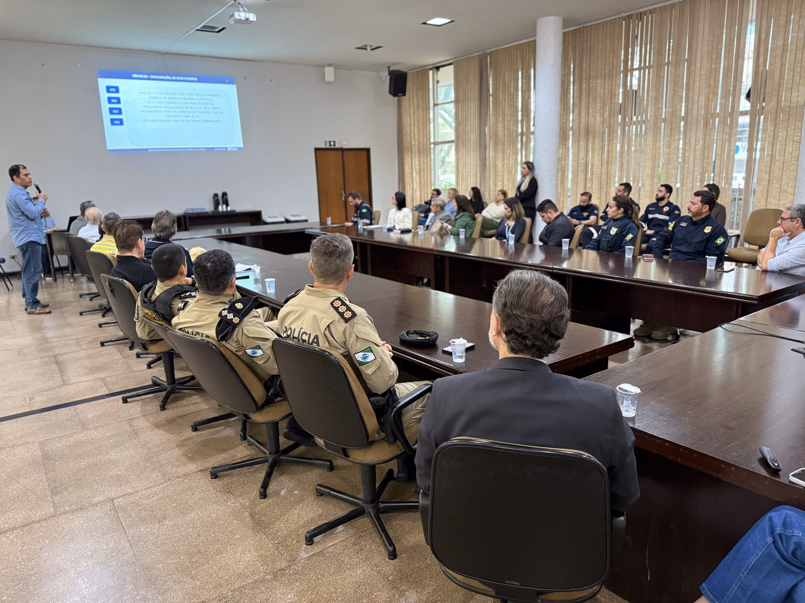 Maringá identifica 23 cruzamentos críticos e planeja ações para reduzir acidentes de trânsito