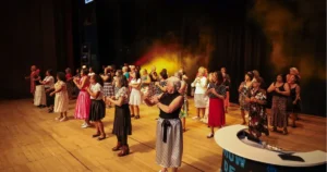 Maringá promove espetáculo artístico com idosos neste sábado