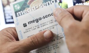 Mega-Sena acumula R$ 95 milhões; veja dezenas do concurso 3.057