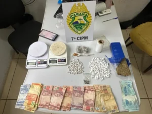 Operação policial em Arapongas resulta em duas prisões e apreensão de drogas