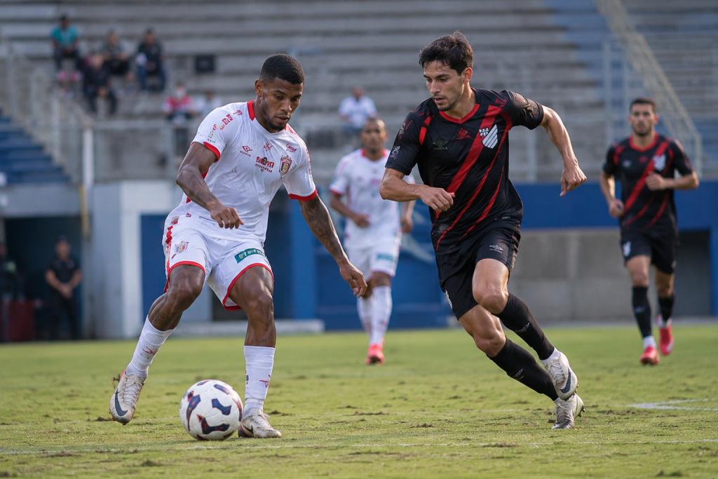 Paranavaí bate Athletico com placar elástico na Copa Paraná
