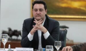 Ratinho Júnior mantém aprovação em 80% segundo levantamento do Real Time
