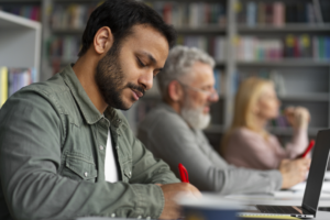 SESI Arapongas oferece vagas gratuitas em cursos noturnos de EJA a partir de outubro