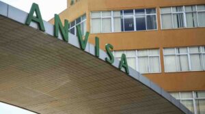 Agência sanitária interdita cosméticos e produtos de limpeza falsificados no Brasil