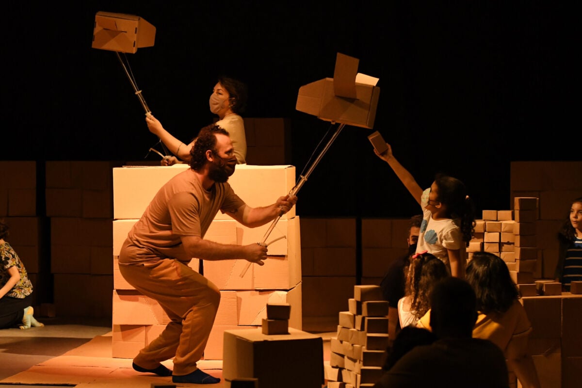 Apresentação teatral infantil gratuita ocorre no Sesc Maringá nesta sexta-feira