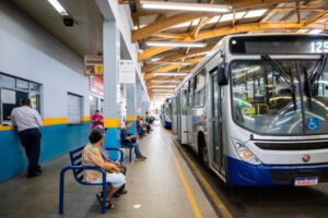 Apucarana libera ônibus gratuito no segundo turno das eleições 2026