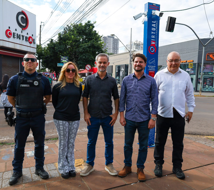 Arapongas inaugura totem inteligente de monitoramento para segurança pública