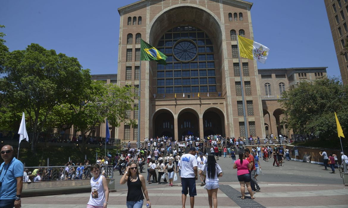 Arcebispo de Aparecida defende desarmamento e combate à fome