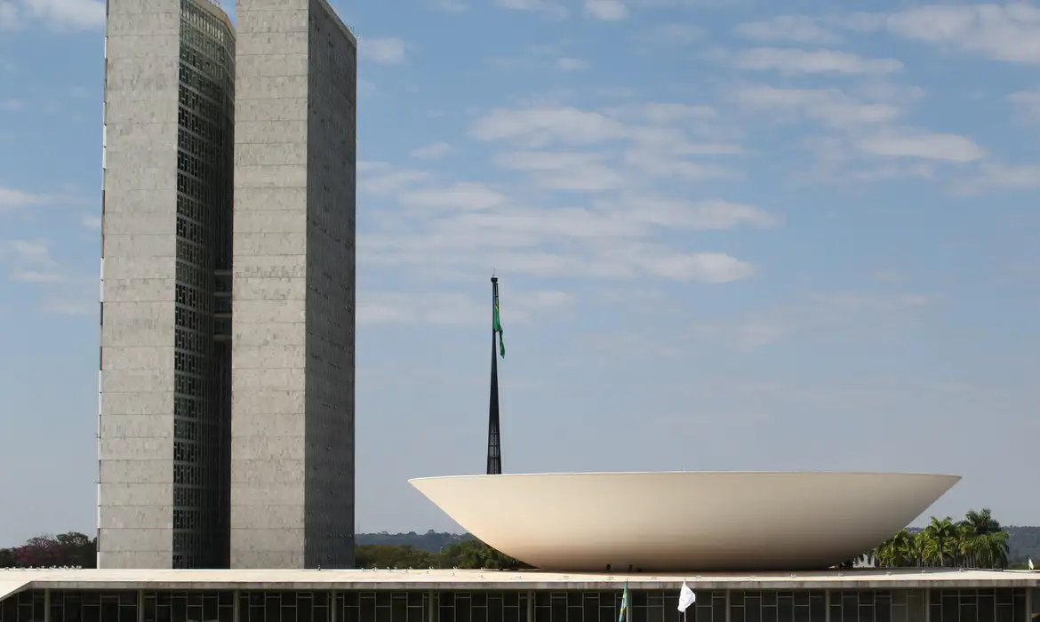 Câmara aprova aumento do teto de receita para MEI e anistia de dívidas