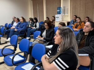 Cambira realiza encontro de formação com educadores sobre avaliações e alfabetização