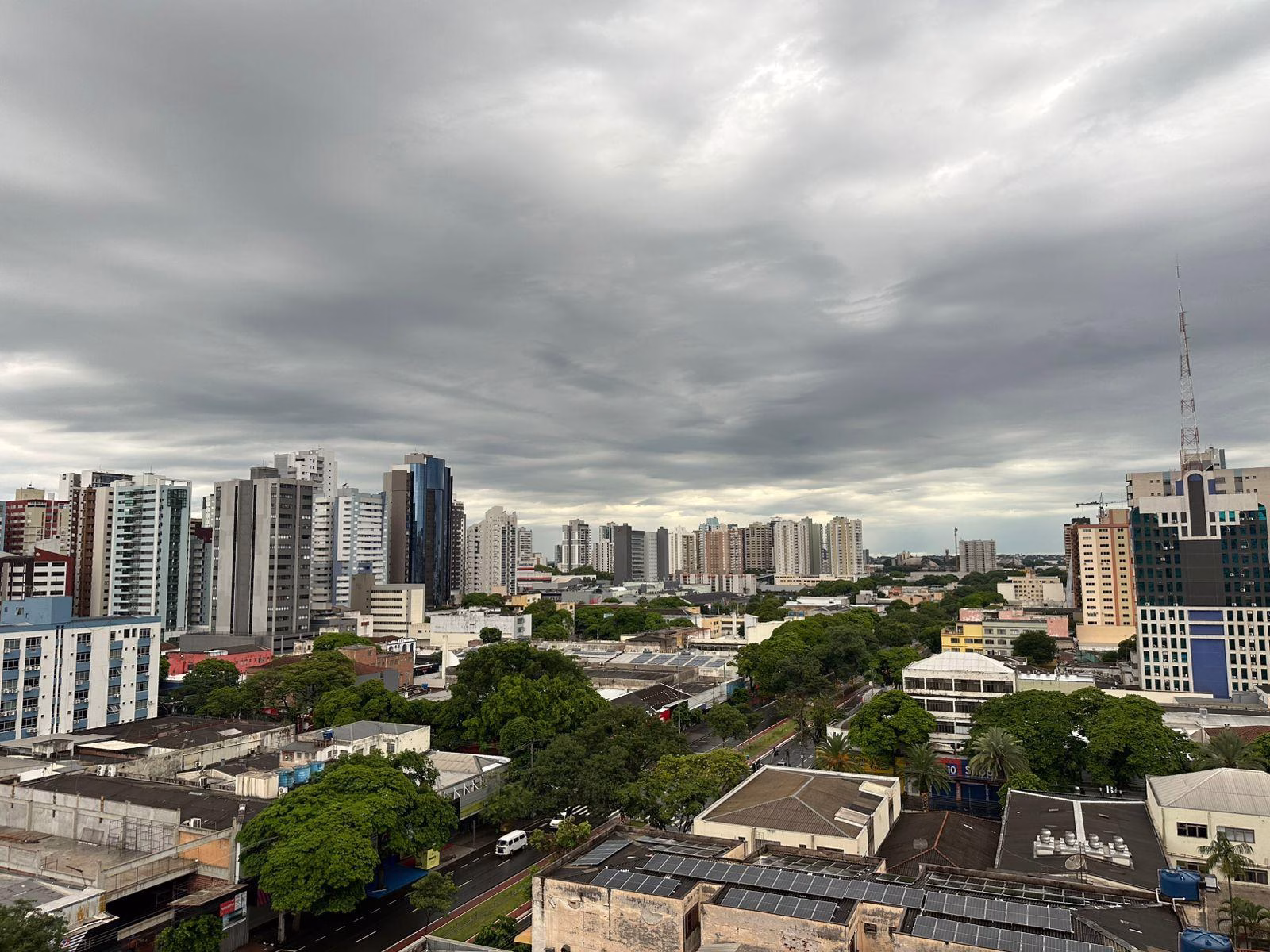 Domingo em Maringá: confira a previsão de tempo com nebulosidade e chuva esperada
