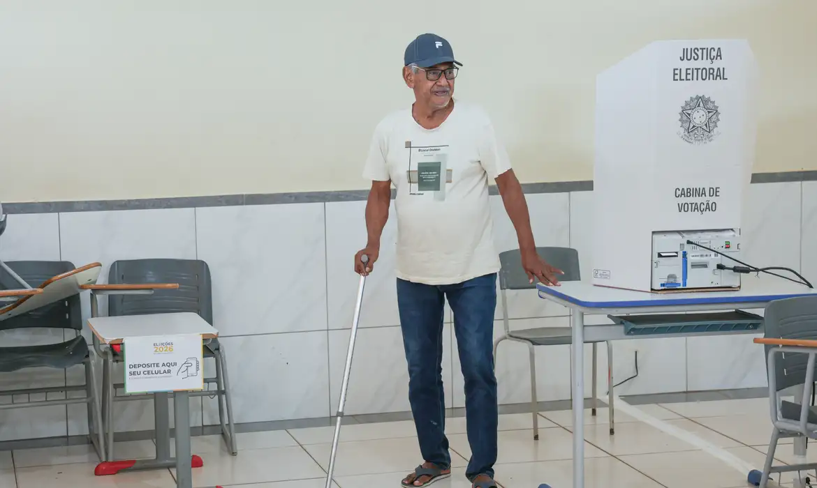 Eleições 2026: Conheça quem vota primeiro nas seções do segundo turno