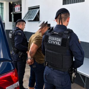 GCM de folga detém condutor com revólver após desentendimento no trânsito de Maringá