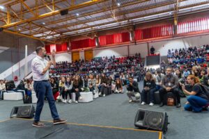 Geração Professor reúne 800 alunos no Paraná para incentivar docência