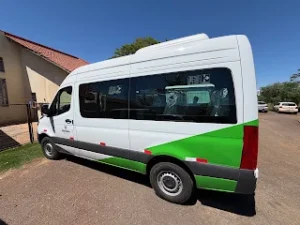 Lidianópolis reforça frota de transporte com nova van para pacientes