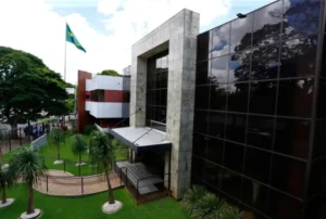 Maringá aprova lei que privilegia crianças carentes em matrículas de escolas em período integral