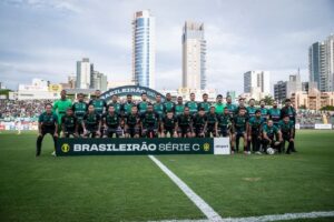 Maringá FC disputa título inédito contra Ferroviária no Willie Davids