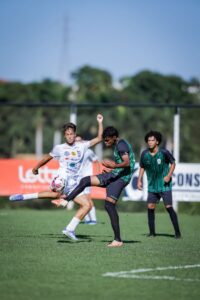 Maringá FC transfere jovem defensor Nathan Araújo para o Coritiba