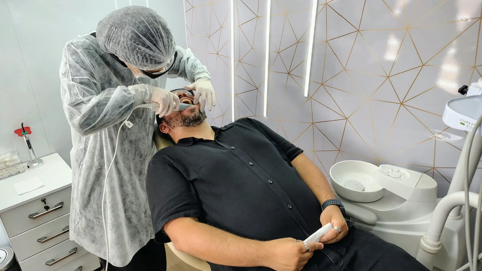 Maringá inaugura clínica móvel de odontologia para reduzir fila de pacientes