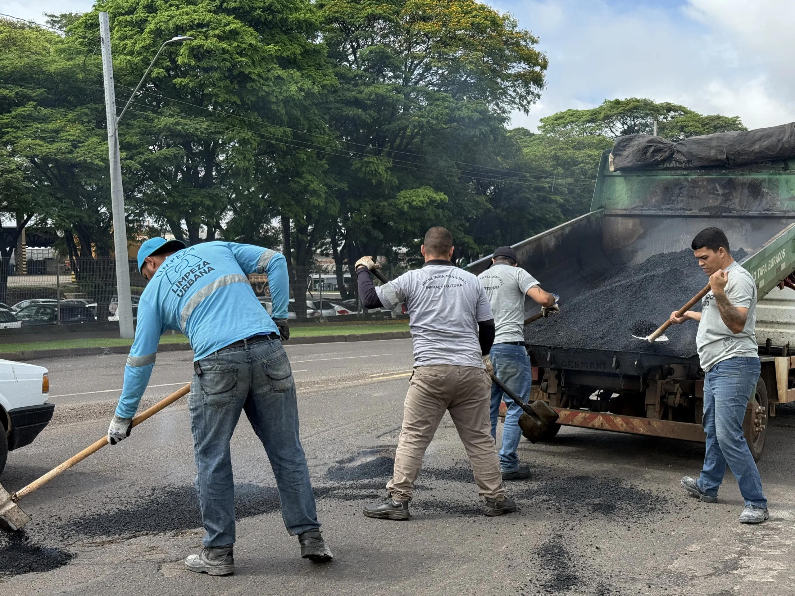 Maringá intensifica operação de conserto de buracos em avenidas neste sábado