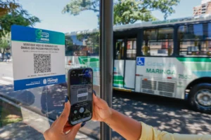 Maringá oferece consulta de horários de ônibus via QR Code e WhatsApp