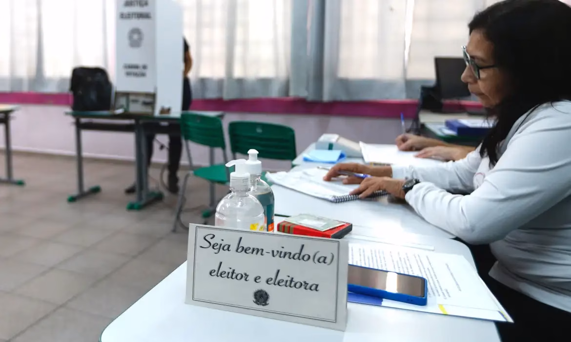 Mesários já emitem comprovante de trabalho no primeiro turno das eleições 2026