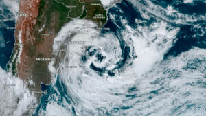 Paraná em alerta: ciclone e baixa pressão trazem risco de temporais nos próximos dias