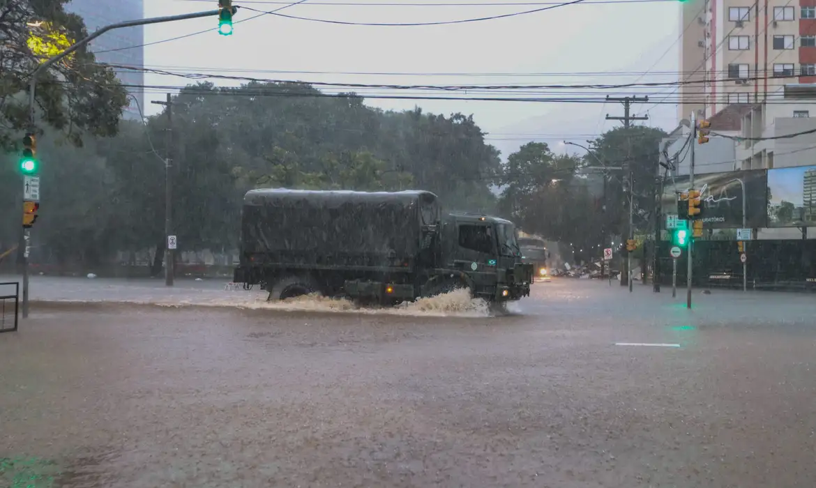 Paraná em alerta: tempestades extremas e perigo vermelho marcam fim de semana