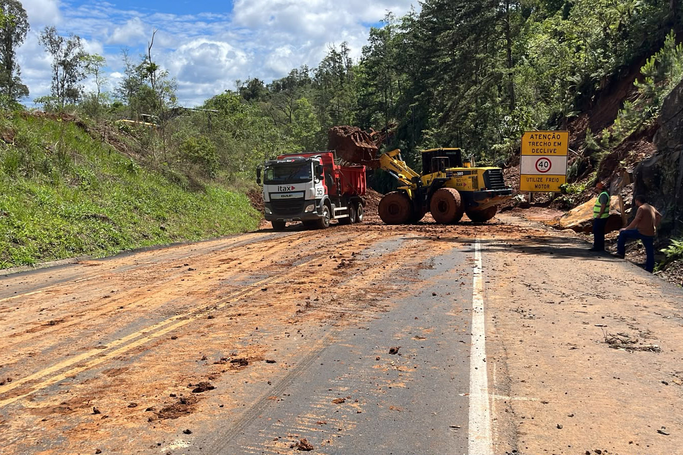 Paraná fecha trechos de estradas estaduais por chuvas e obras de manutenção