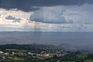 Paraná registra chuvas acumuladas que superam média mensal em 16 cidades