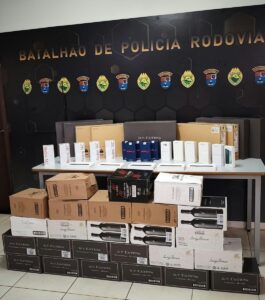 Polícia apreende mercadorias contrabandeadas na PR-317 em Maringá