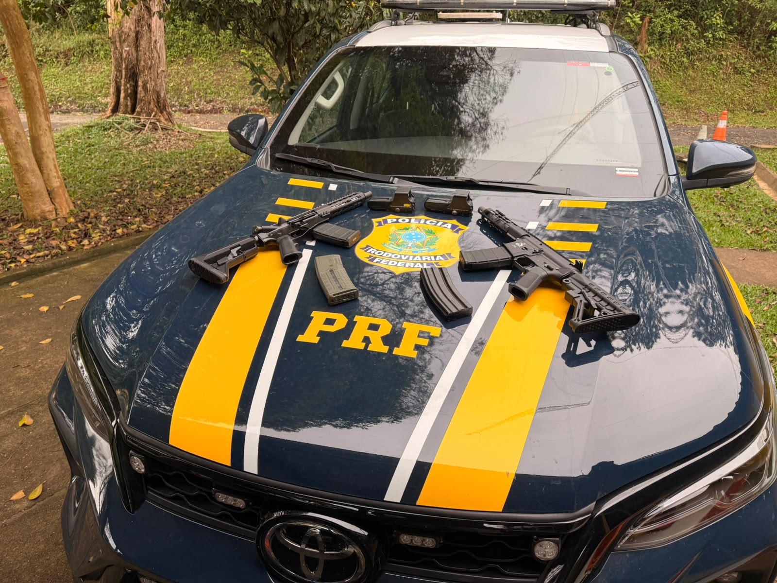 Polícia Rodoviária Federal apreende dois fuzis em carro na BR-376 de Ponta Grossa