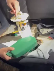 PRF apreende droga em tanque de carro em Maringá; suspeito é preso